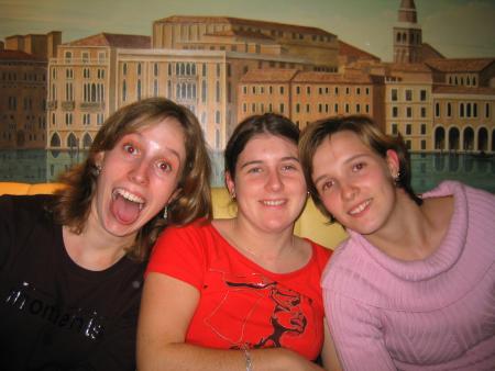 maryline, l&eacute;na et anne c&eacute;cile